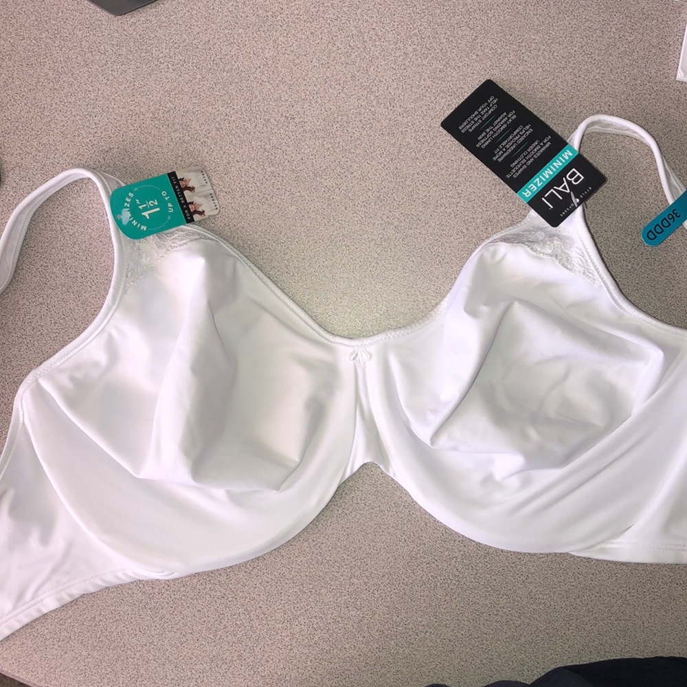 NWT Bali 3385 Minimizer white bra 36DDD or 36F